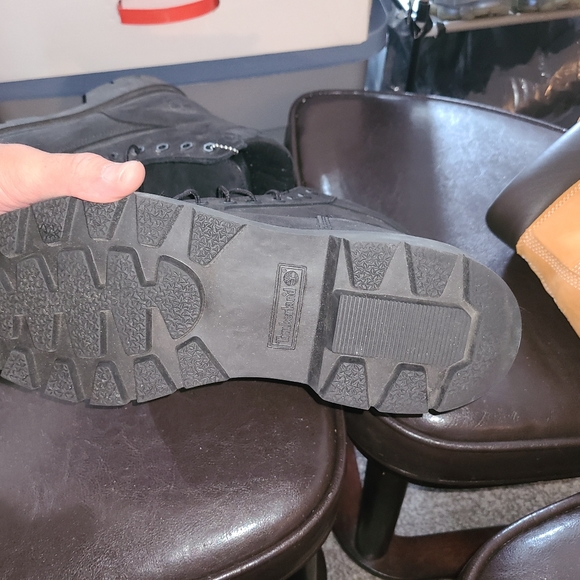 Black Timberlands. 10.5 great condition hard to take pic of black nubuck boots - Picture 3 of 6